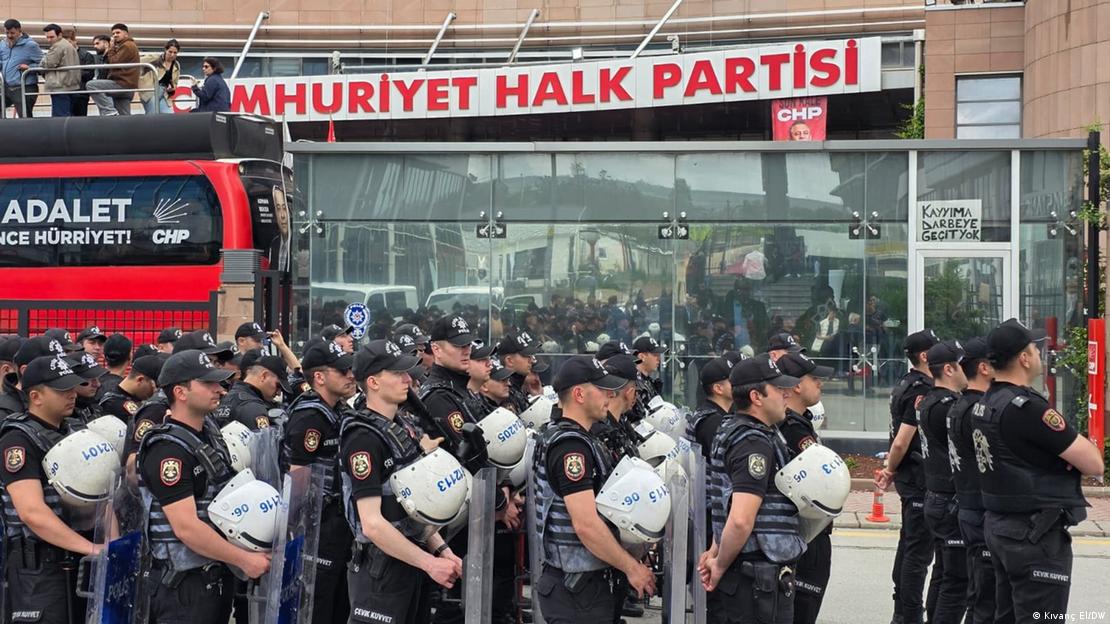 CHP Binası Neden Tahliye Ediliyor?