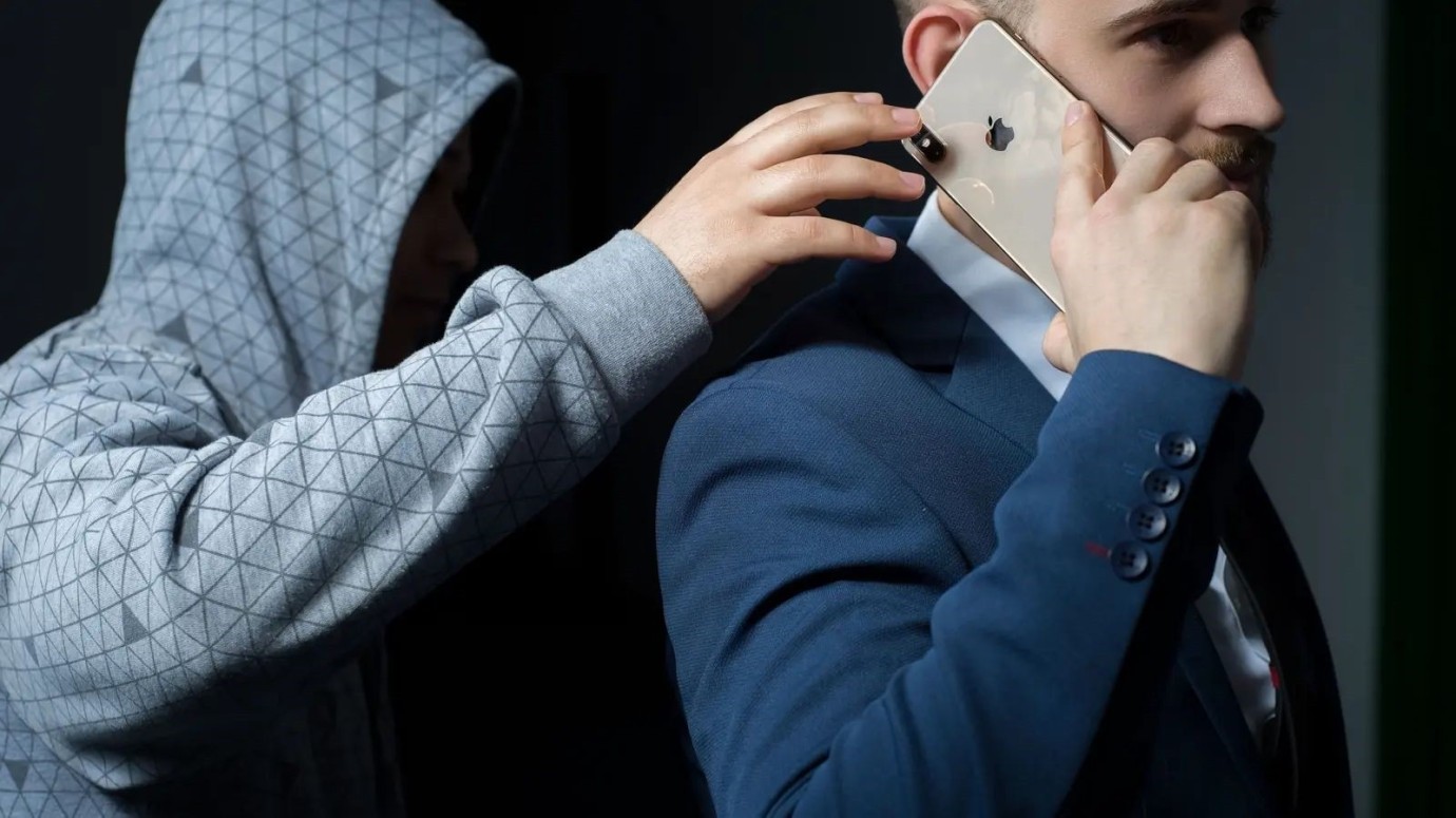 Apple’dan iPhone’lara Yeni Hırsızlık Algılama Sistemi Otomatik Kilit Devrede