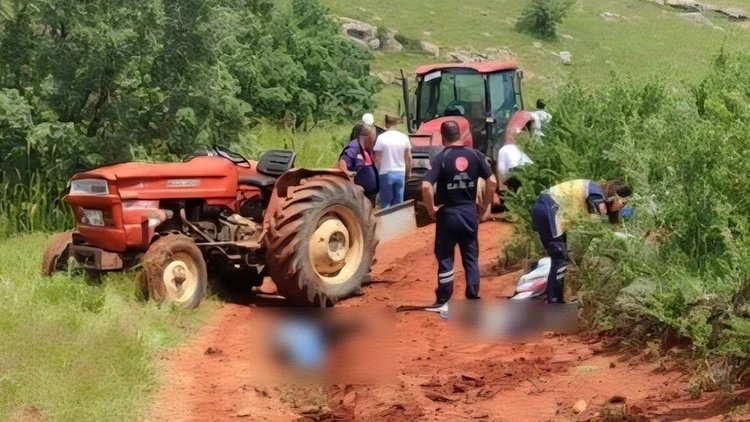 Afyonkarahisar Dinar’da Traktör Devrildi Baba Ve 7 Yaşındaki Oğlu Hayatını Kaybetti