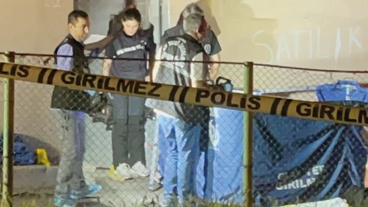 Bursada Kardeşini Ve Eniştesini Başlarından Vurarak Öldürdü