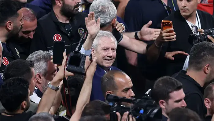 Aziz Yıldırım 17 Bin 245 Oyla Yeniden Başkan Transfer Hamlesi Başladı