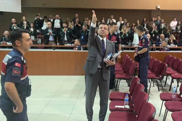 CHP’de İmamoğlu Ve Özgür Özel Tartışması Büyüyor: Berhan Şimşek’ten Dikkat Çeken Açıklamalar
