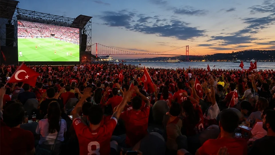2026 Dünya Kupası Türkiye-Paraguay Maçı Dev Ekran Yayınları İptal Mi Oldu?