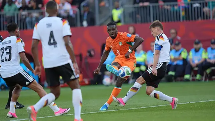 Galatasaray’a Dünya Kupası’ndan Kötü Haber! Wilfried Singo Sakatlandı