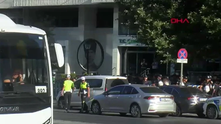 Çankaya Belediyesi'ne Operasyon: Belediye Binasında Arama Yapılıyor, Çok Sayıda Gözaltı Kararı