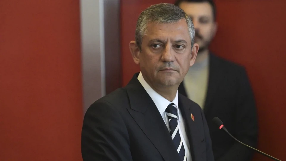 Özgür Özel'in Yeni Partisinin İsmi Ne Olacak? Resmî Ad Açıklandı Mı?