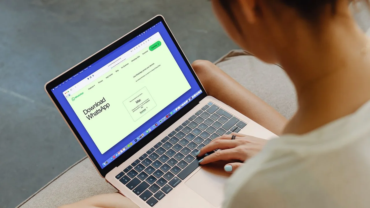 WhatsApp Mac Uygulamasına Liquid Glass Tasarımı Geldi! İşte Yenilenen Arayüz