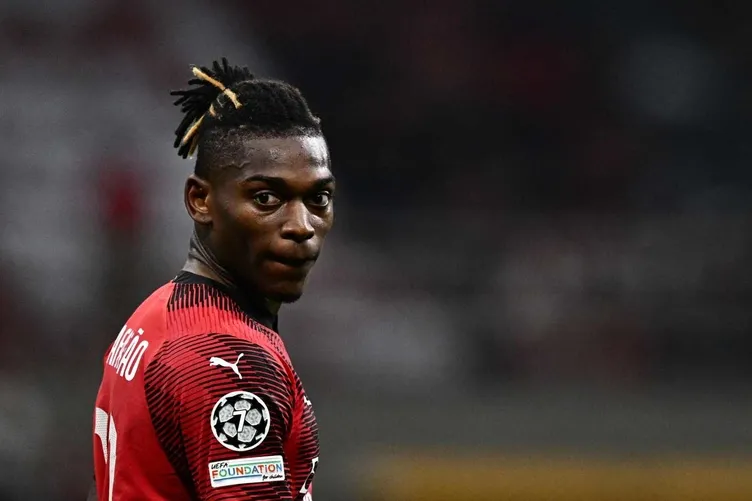 Fenerbahçe’de Rafael Leao İçin Transfer Planı: Yönetim Beklemeye Geçti