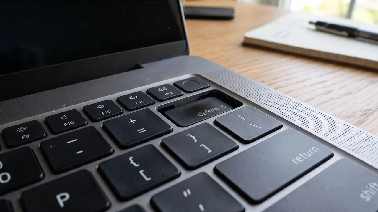 M5 Max MacBook Pro'da Isınma İddiaları Gündemde