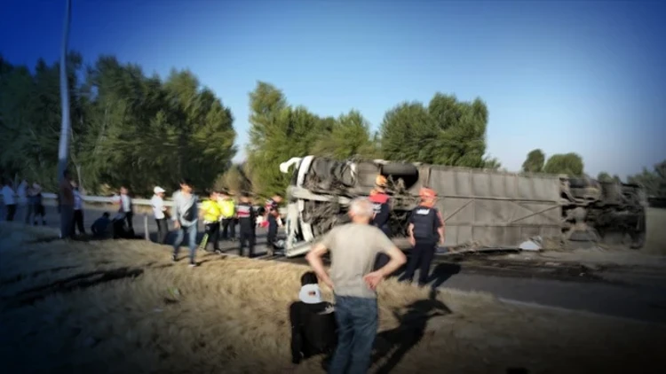 Afyonkarahisar’da Korkunç Kaza Yolcu Otobüsü Devrildi: Ölü Ve Yaraılar Var