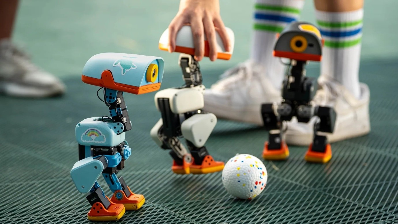 MicroDuck Robot Satışa Çıkıyor: Sahibinin Alışkanlıklarını Öğrenebiliyor