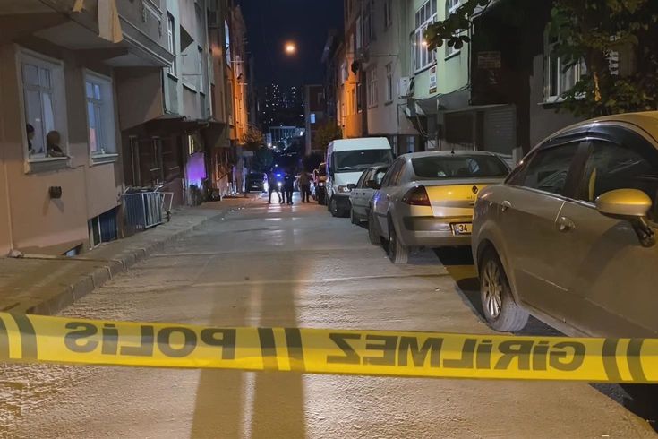 Esenler'de Dehşet Evde Silahlı Saldırı: 1'i Çocuk 3 Kişi Ağır Yaralandı