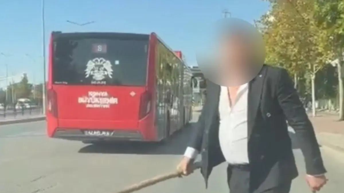 Konya'da Sopayla Sürücünün Üzerine Yürüdü: 380 Bin Lira Ceza Kesildi