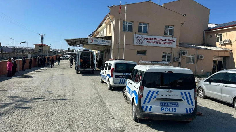 Tartışma Kanlı Bitti! Annesini Öldürdü, Babasını Vurdu, Polise Teslim Oldu Tartışma Kanlı Bitti! Annesini Öldürdü, Babasını Vurdu, Polise Teslim Oldu