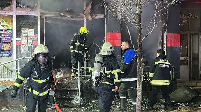 Yazar Kasa Patladı, Deodorant Kutuları Alev Aldı