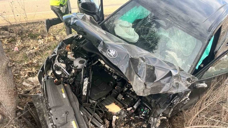Belediye Başkanı Ali Göçer ve Ailesi Trafik Kazası Geçirdi Belediye Başkanı Ali Göçer ve Ailesi Trafik Kazası Geçirdi