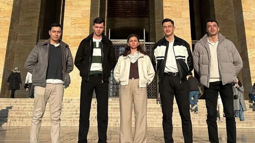 İhraç Edilen Teğmenler Ortak Evde Kalıyor! Maddi Zorluk Yaşıyorlar İhraç Edilen Teğmenler Ortak Evde Kalıyor! Maddi Zorluk Yaşıyorlar