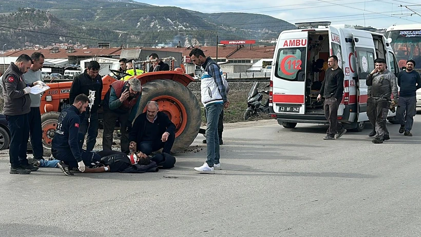 17 Yaşındaki Sürücü Kazaya Neden Oldu! Araçta Sıkışarak Hastaneye Kaldırıldı