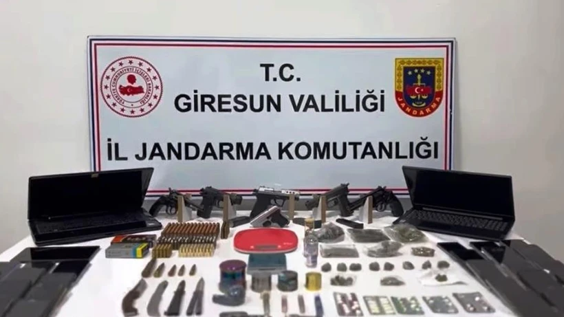 Jandarma ve MASAK’tan Büyük Darbe! 9 İlde Uyuşturucu Çetesi Çökertildi! Jandarma ve MASAK’tan Büyük Darbe! 9 İlde Uyuşturucu Çetesi Çökertildi!