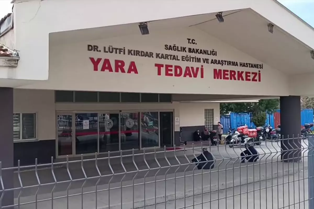 Kartal'da Özel Okulda Deney Sırasında Patlama: 6 Öğrenci Yaralandı