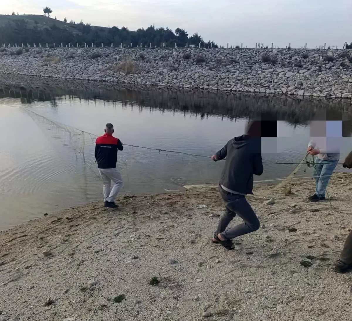 Denizli’de Sulama Göletinde Kaçak Avlanmaya Geçit Verilmedi