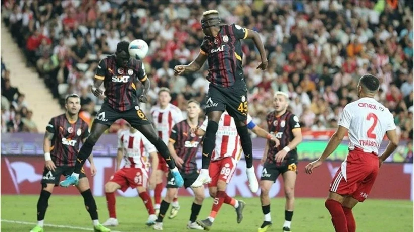 Galatasaray, Antalyaspor’u Konuk Ediyor! İlk 11'ler Belli Oldu Galatasaray, Antalyaspor’u Konuk Ediyor! İlk 11'ler Belli Oldu