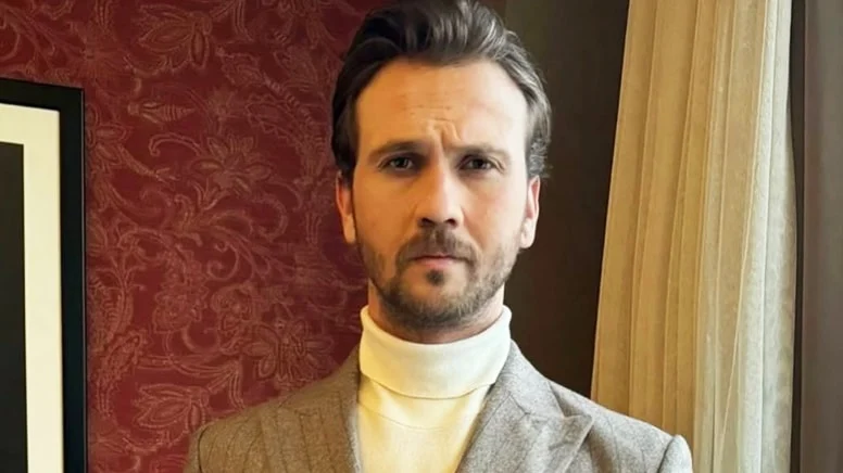 Aras Bulut İynemli Set Kazası Geçirdi! Ameliyat Oldu Aras Bulut İynemli Set Kazası Geçirdi! Ameliyat Oldu