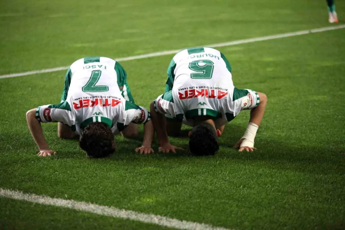 Konyaspor'dan Tarihi Zafer! Beşiktaş’ı 7 Maç Sonra Mağlup Etti Konyaspor'dan Tarihi Zafer! Beşiktaş’ı 7 Maç Sonra Mağlup Etti