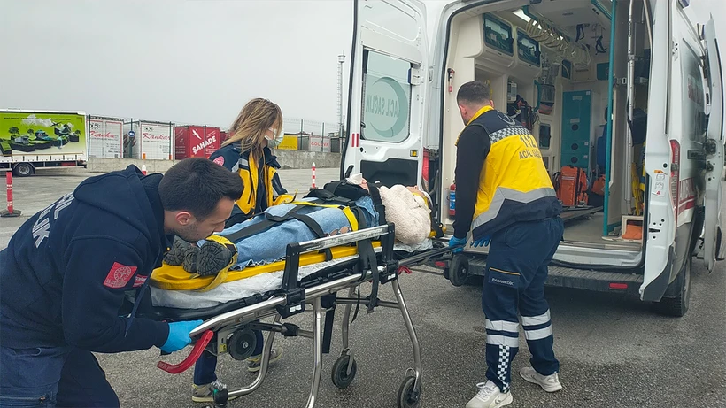 Edirne’de Feci Kaza! İki Otomobil Çarpıştı, 5 Kişi Yaralandı