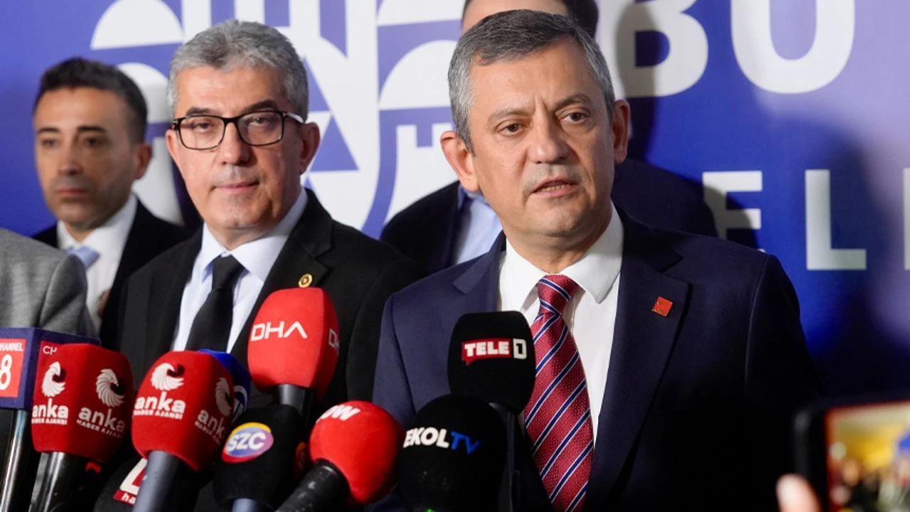 CHP Kurultay Sürecinde Belirsizlik Devam Ediyor CHP Kurultay Sürecinde Belirsizlik Devam Ediyor