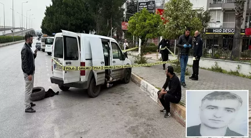 Antalya’da Şüpheli Ölüm: Adliyeye Birlikte Gittiği Arkadaşını Araçta Ölü Buldu Antalya’da Şüpheli Ölüm: Adliyeye Birlikte Gittiği Arkadaşını Araçta Ölü Buldu