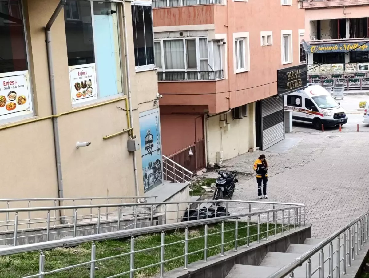 Balkondan Düşen 40 Yaşındaki Adam Yaşamını Yitirdi