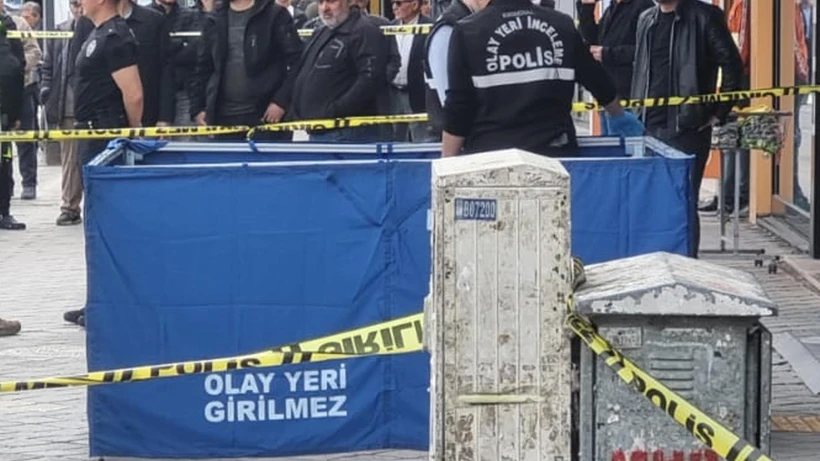 Klimayı Tamir Etmek İstedi, 5. Kattan Düşerek Hayatını Kaybetti! Klimayı Tamir Etmek İstedi, 5. Kattan Düşerek Hayatını Kaybetti!