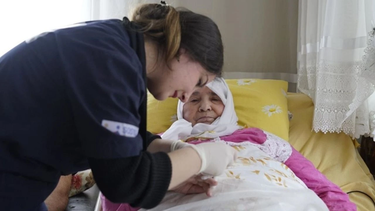 Evde Bakım, 65 Yaş, Engelli ve SED Maaşı Alanlara Kritik Açıklama Geldi Evde Bakım, 65 Yaş, Engelli ve SED Maaşı Alanlara Kritik Açıklama Geldi