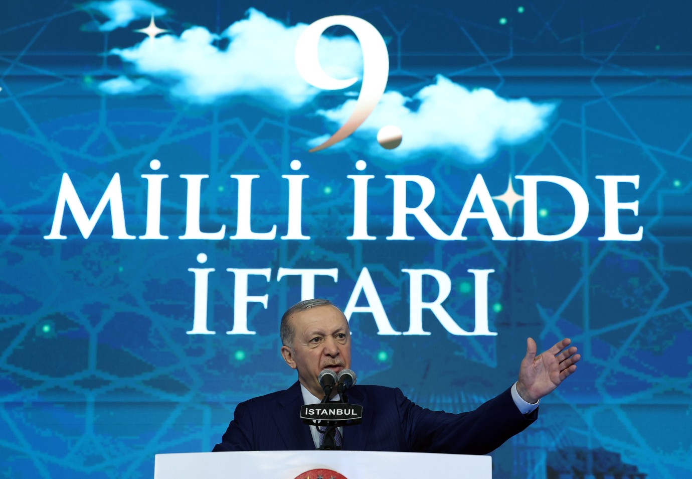 Cumhurbaşkanı Erdoğan'dan Sert Mesajlar: "Siyasi Mandacılık Talep Ediyorlar" Cumhurbaşkanı Erdoğan'dan Sert Mesajlar: "Siyasi Mandacılık Talep Ediyorlar"