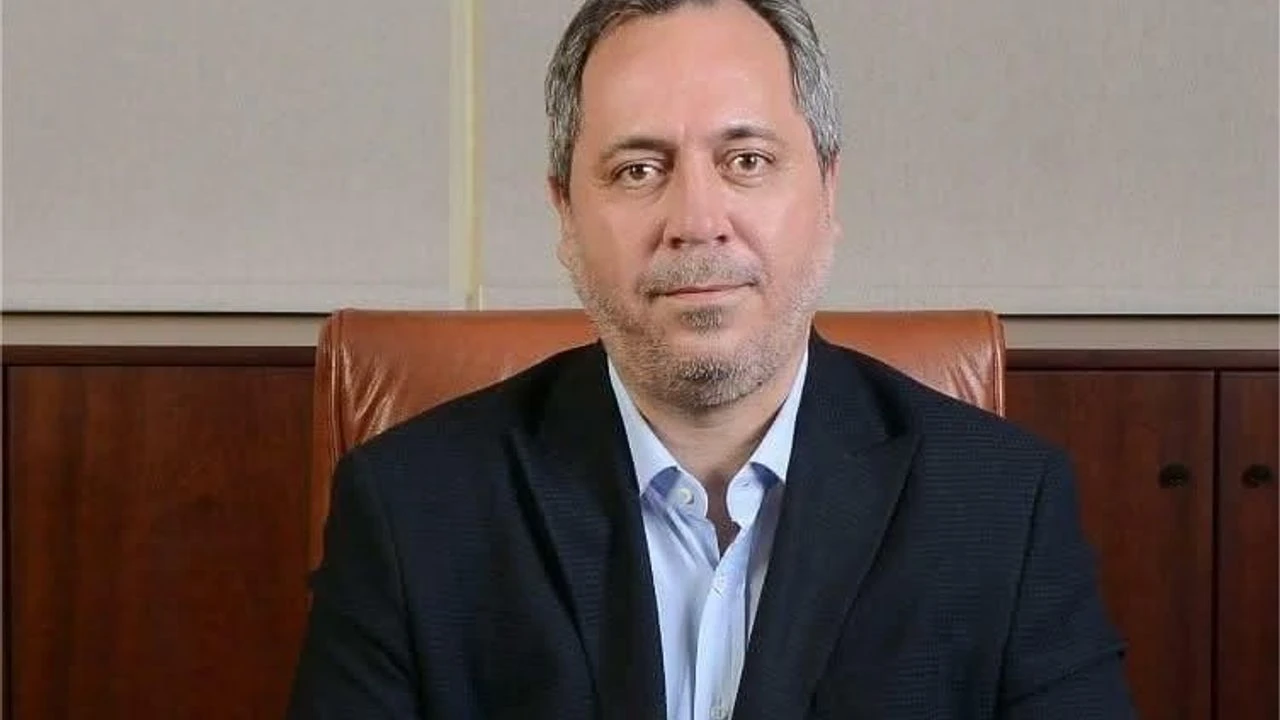 Bülent Yaşar Kimdir?