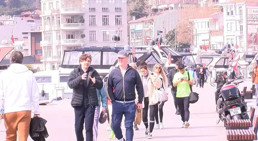 İstanbullular Güneşli Bayram Gününü Sahillerde Geçirdi