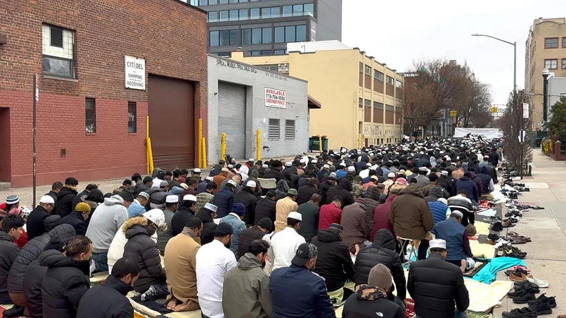 ABD’de Müslümanlardan Açık Havada Bayram Namazı