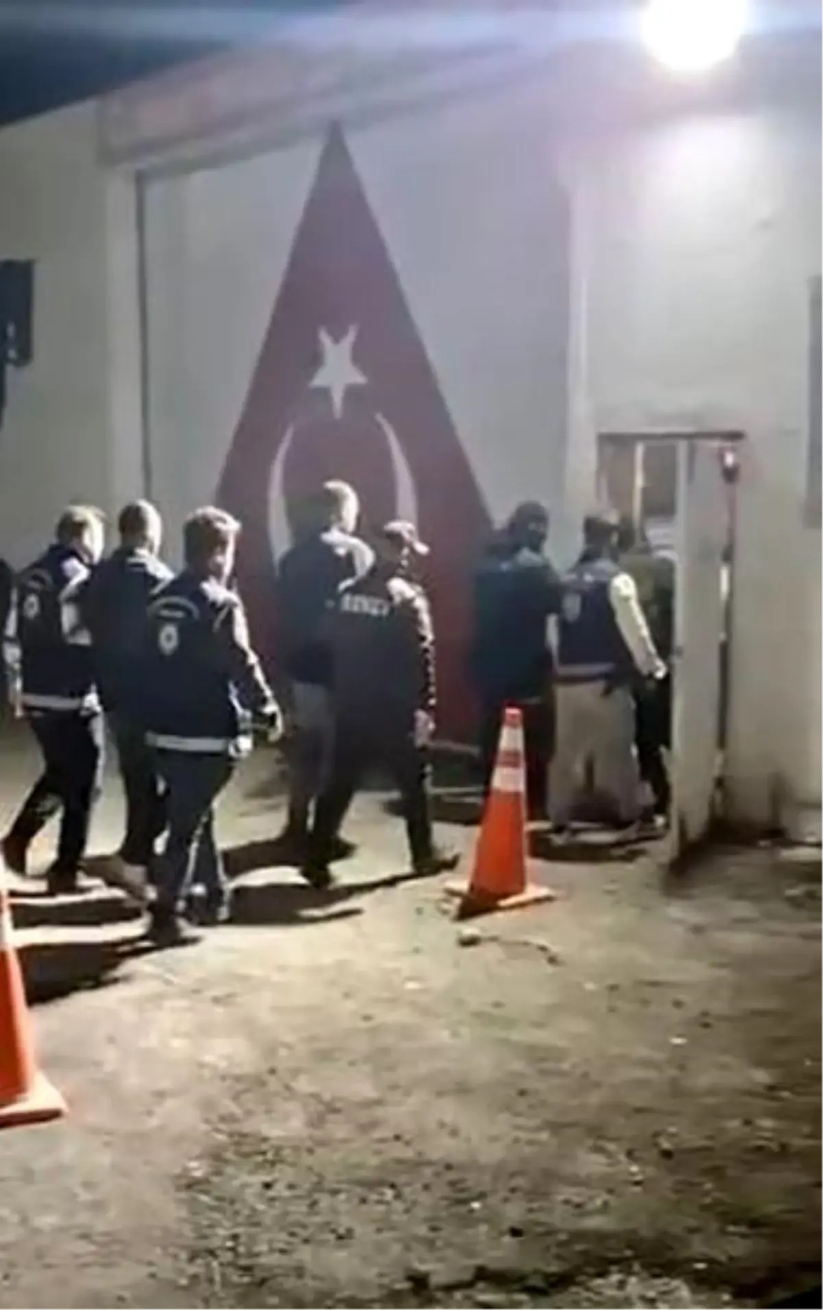 Tırın Kasasında Yakalandılar: Gürcistan’a Kaçmak İsteyen 3 Firari Tutuklandı