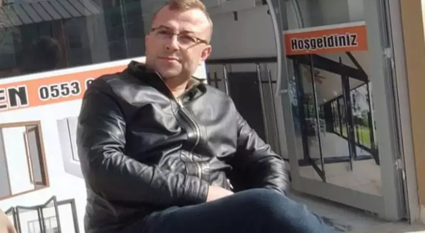 Konya’da Sokak Ortasında Silahlı Saldırı: Baba Hayatını Kaybetti, 12 Yaşındaki Kızı Yaralandı Tartışma Kanlı Bitti Konya’da Sokak Ortasında Silahlı Saldırı: Baba Hayatını Kaybetti, 12 Yaşındaki Kızı Yaralandı Tartışma Kanlı Bitti