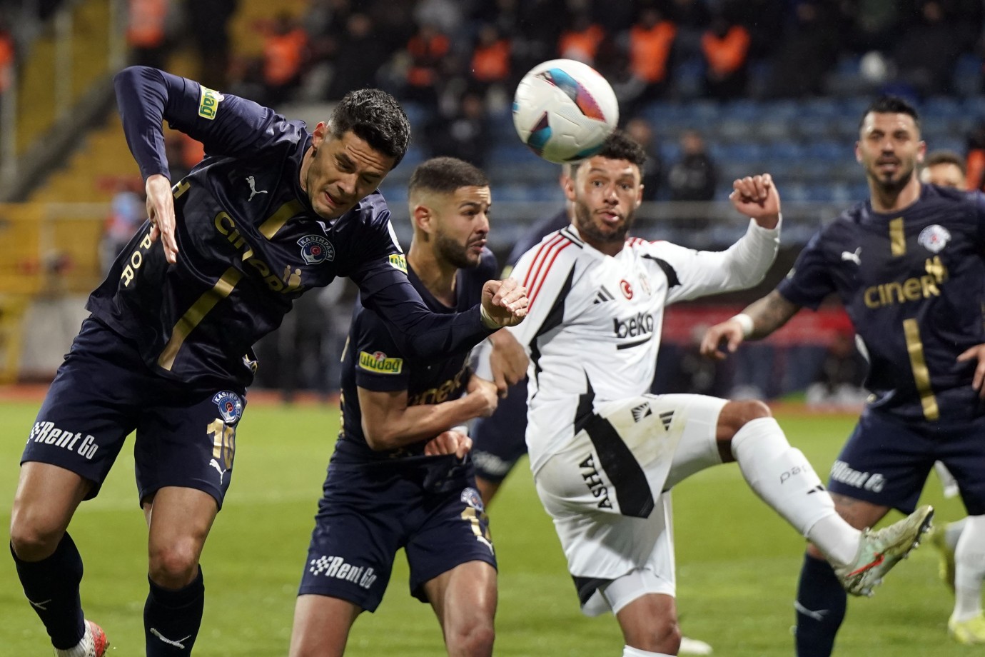 Kasımpaşa Beşiktaş Maçı 1-1 Berabere Tamamlandı | Beşiktaş Puanı Penaltıyla Kurtardı