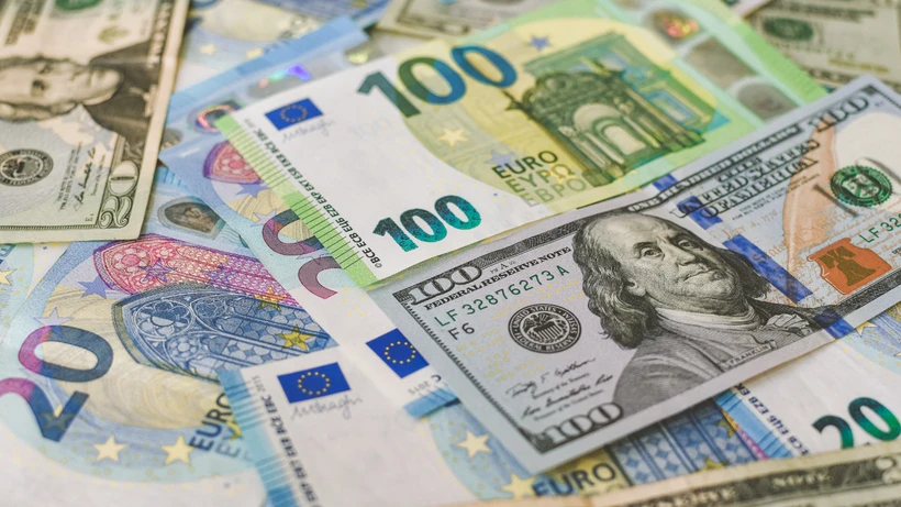 Dolar 38 TL’yi Aştı, Euro 43 TL’ye Dayandı! Dolar 38 TL’yi Aştı, Euro 43 TL’ye Dayandı!