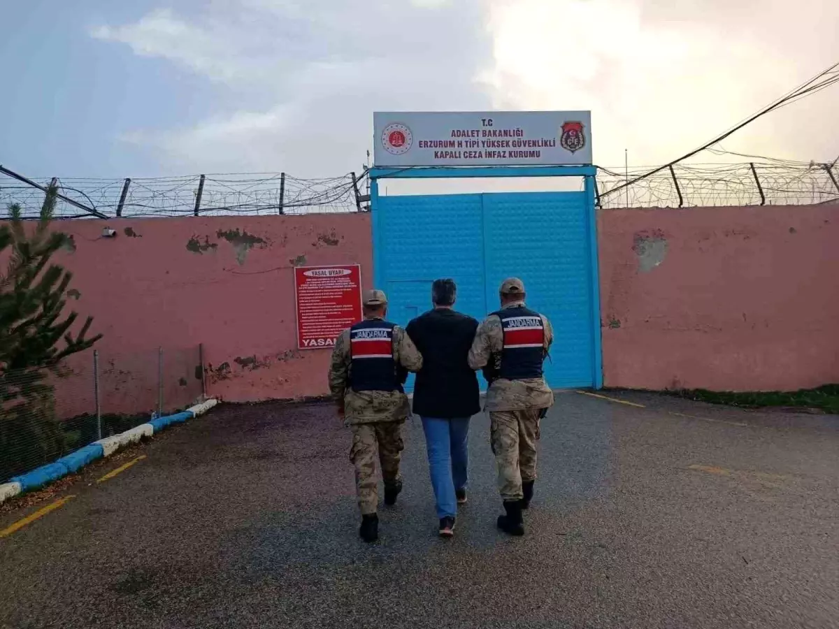 Gizleniyordu, Jandarma Buldı! FETÖ Hükümlüsü Yakalandı