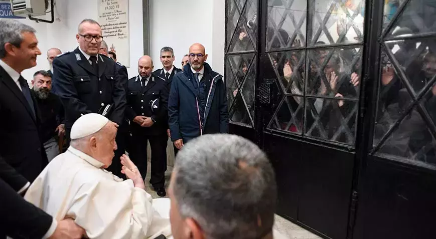 Zatürreyi Atlattı, Mahkumları Yalnız Bırakmadı: Papa'dan Kutsal Perşembe Mesajı