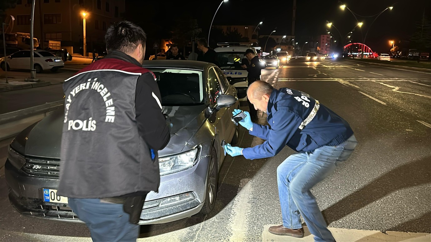 Uşak’ta Feci Kaza! Karşıdan Karşıya Geçmeye Çalışan Kadın Hayatını Kaybetti
