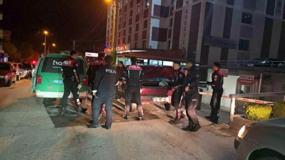 Çorum'da Ehliyetsiz Sürücü Polisi Peşine Taktı: 15 Dakikalık Kovalamaca Sonunda Yakalandı