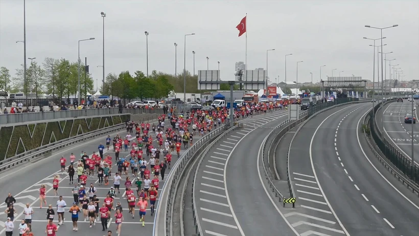 İstanbul Yarı Maratonu'nda Kenyalı Fırtına! Şampiyonlar Belli Oldu