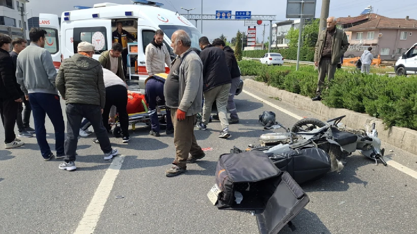 Düzce'de Motosiklet Kazası: Hamile Kadın ve 2 Kişi Yaralandı