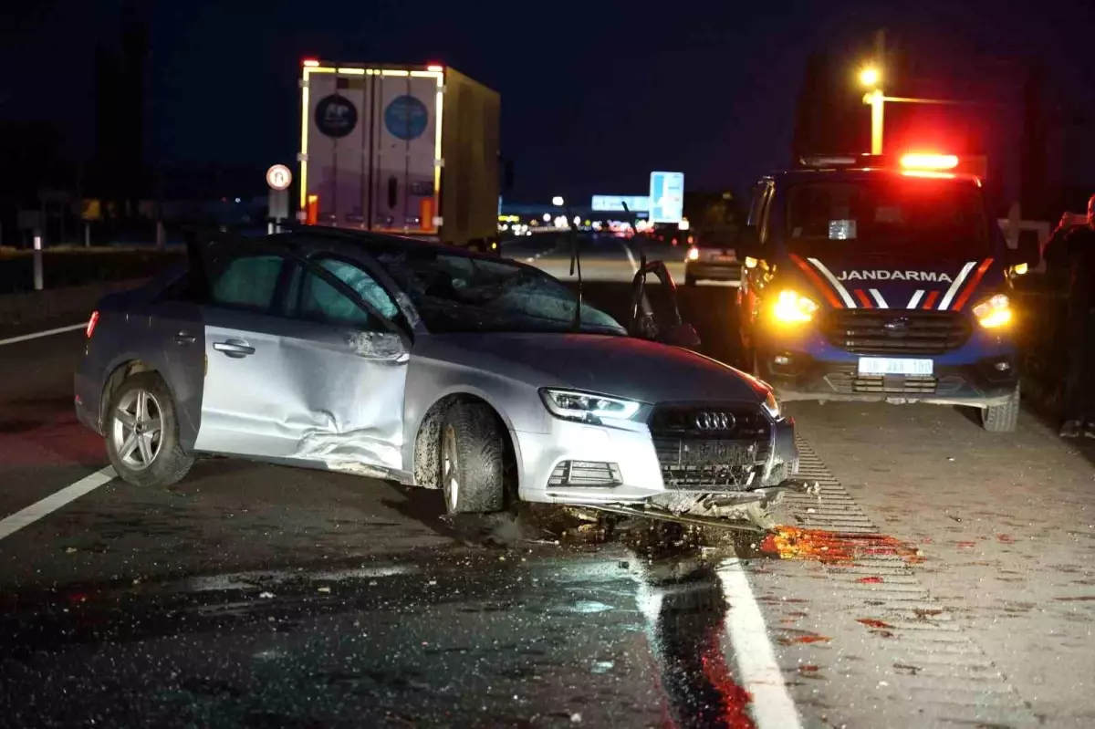 Aksaray'da Takla Atan Otomobil Hurdaya Döndü: 2 Kişi Hastaneye Kaldırıldı