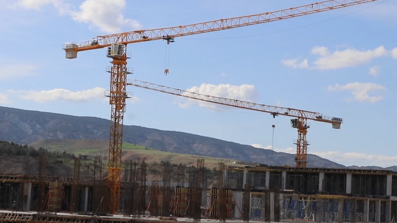 Çankırı-Kastamonu Kara Yolundaki İnşaatta Vinçten Düşen İşçi Hayatını Kaybetti Çankırı-Kastamonu Kara Yolundaki İnşaatta Vinçten Düşen İşçi Hayatını Kaybetti